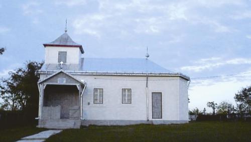 Biserica - vedere exterioară